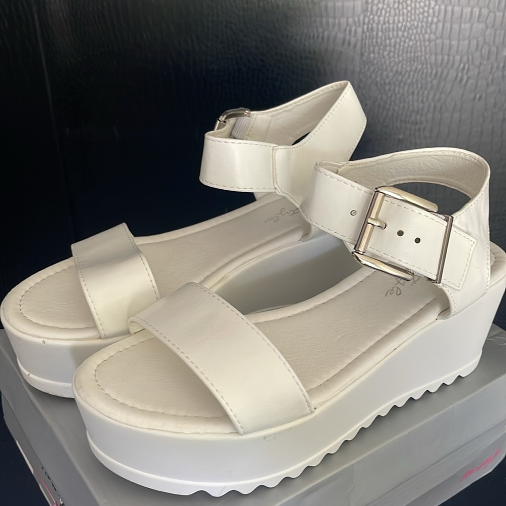 White Platform Sandal Size 8